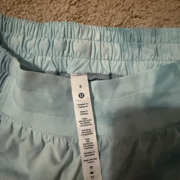 Lululemon Hotty Hot 4” Light Blue Tie-Dye Shorts - Picture 5 of 5